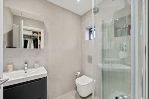 Photo 24- click for photo gallery